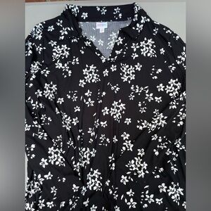 LuLaRoe Black and White Floral Pullover
